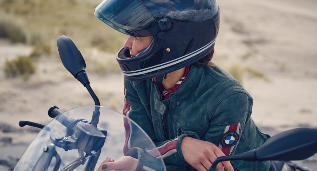 RIJ DE ZOMER TEGEMOET MET EEN BREDE SMILE